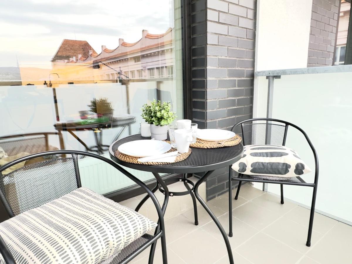 Yarn - Brand New - Free Parking - Balcony With City View - Central Shopping Mall Bratislava Exterior photo